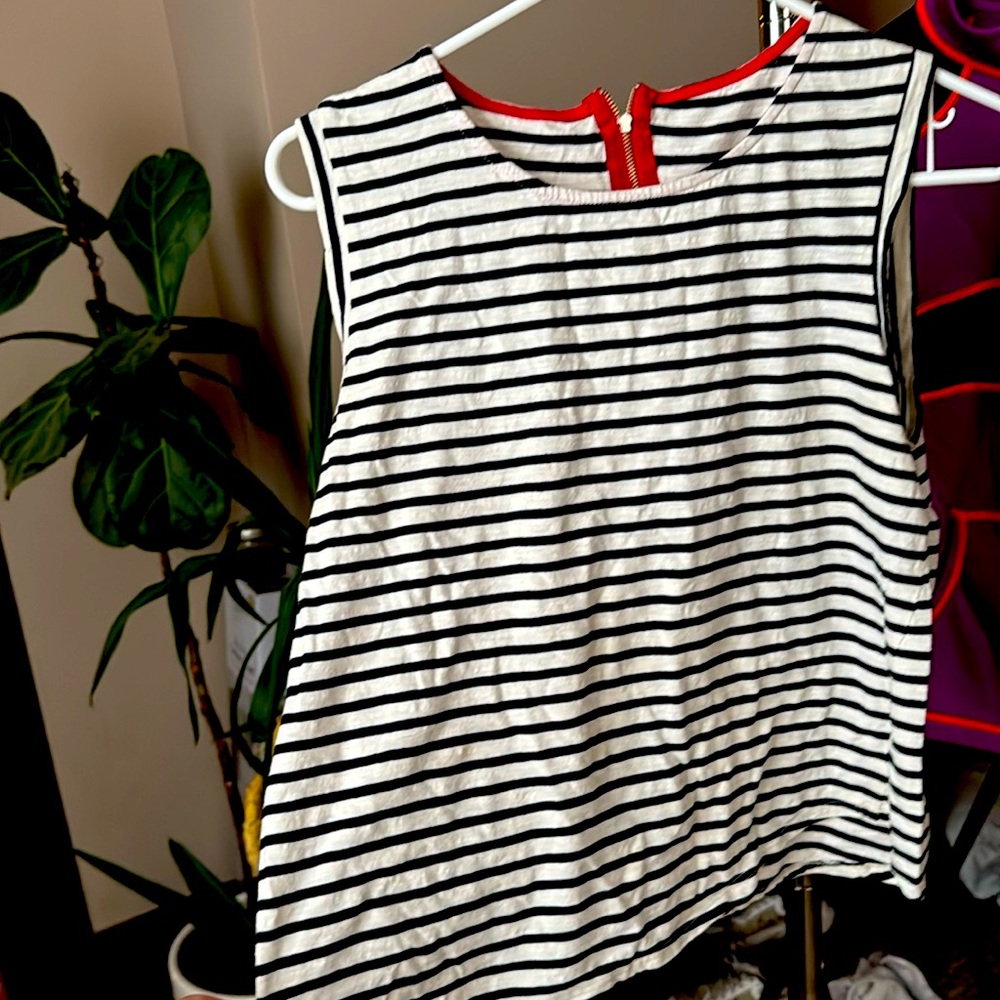 White navy blue stripe tank top